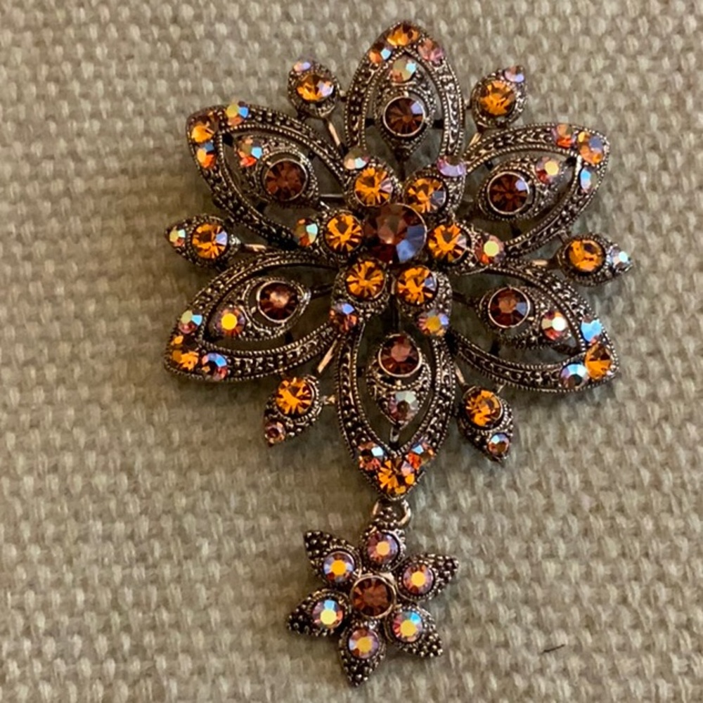 Janus Vintage Costume Jewelry- Brooch- Dangle- Gold Rhinestones- Perfect